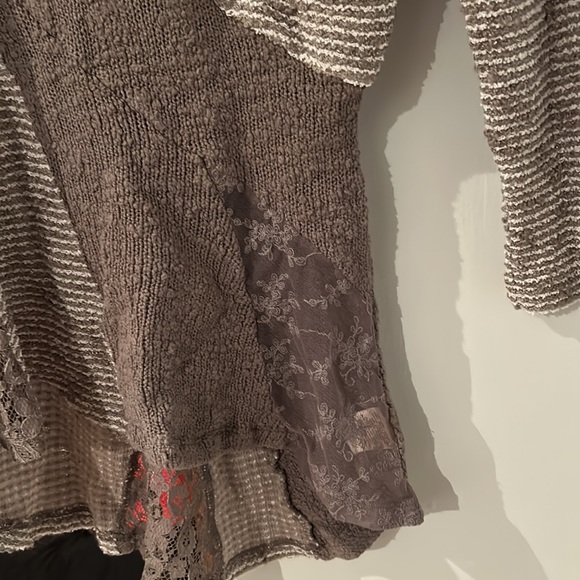 Angel of the North Sweater - Picture 3 of 4